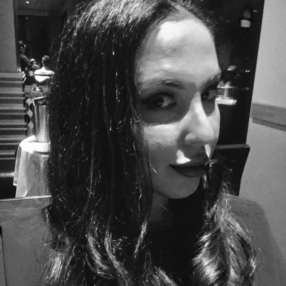 Meet your Posher, Sera - Picture 1 of 1